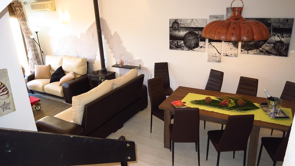 Claire Seaview & Beach-Apartment มอนท์กัต ภายนอก รูปภาพ