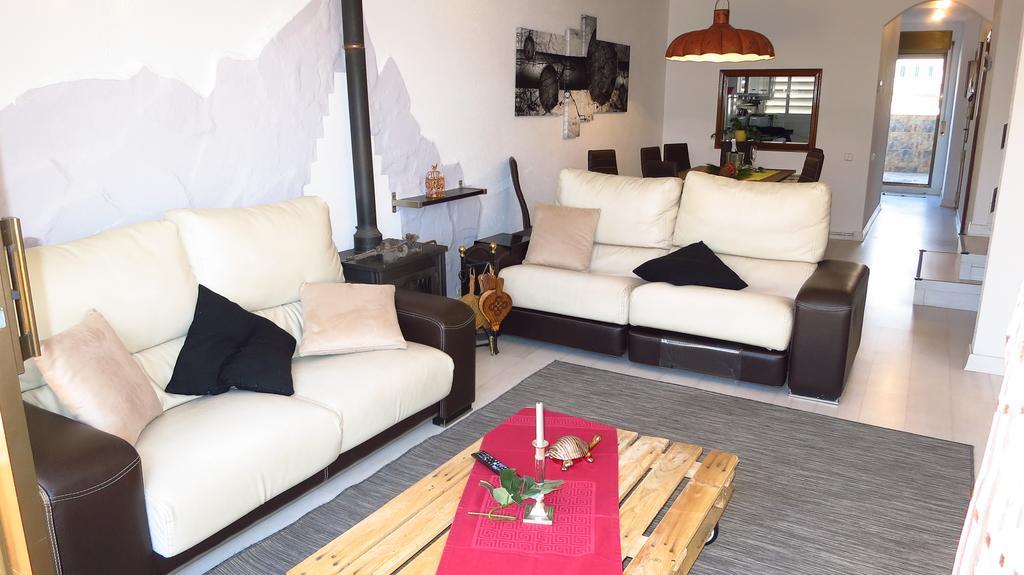 Claire Seaview & Beach-Apartment มอนท์กัต ภายนอก รูปภาพ